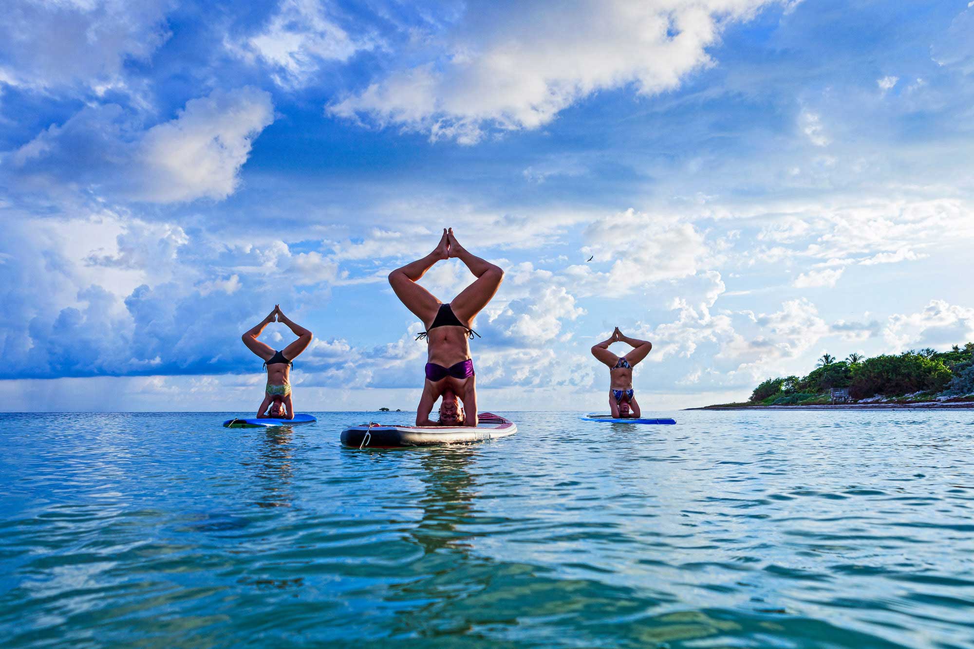 Тур медитациями. Sup Board йога. Бали Панган. Йога в воде. Медитация на сапах.